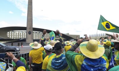 forcas-armadas-tem-responsabilidade-politica-por-8/1,-diz-pesquisador