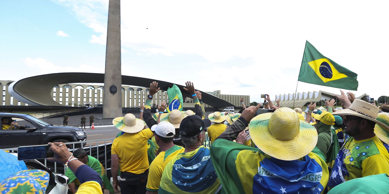 forcas-armadas-tem-responsabilidade-politica-por-8/1,-diz-pesquisador