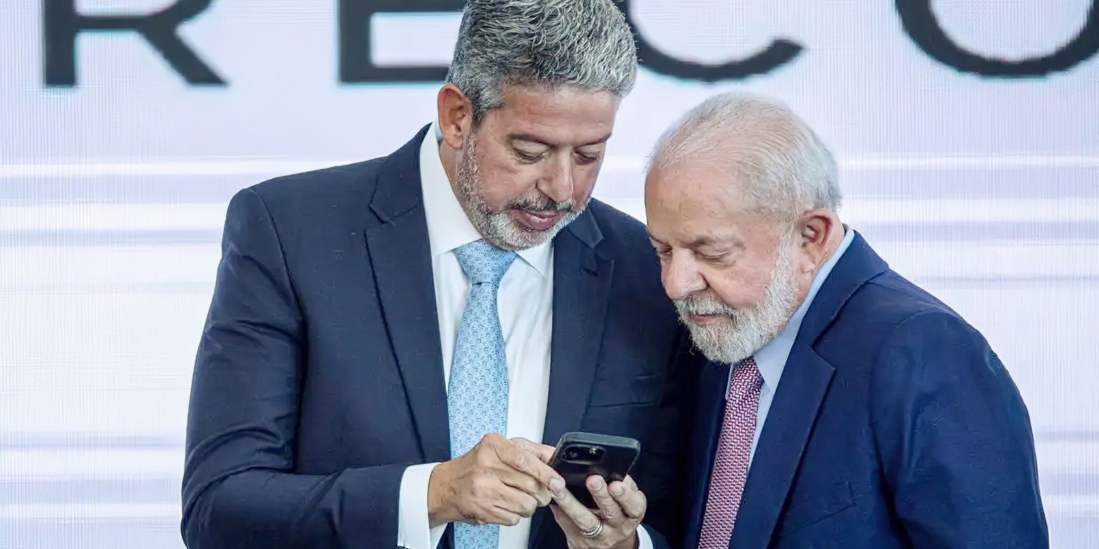 lula-e-arthur-lira-se-reunem-para-tratar-da-relacao-entre-poderes