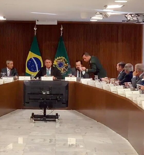 em-video,-bolsonaro-orientou-ministros-a-questionar-urnas-e-judiciario