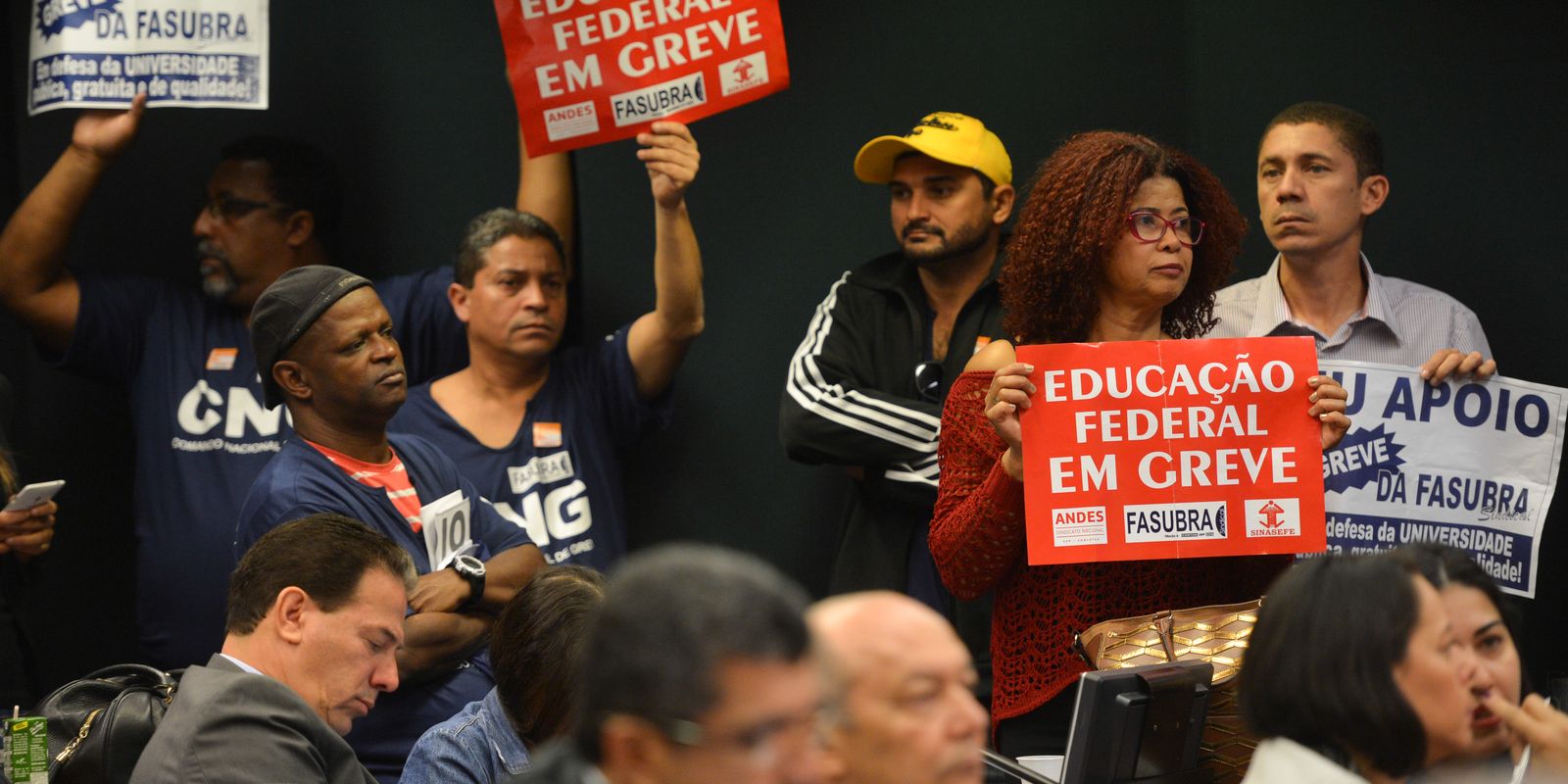 servidores-federais-de-educacao-param-em-360-unidades-de-ensino