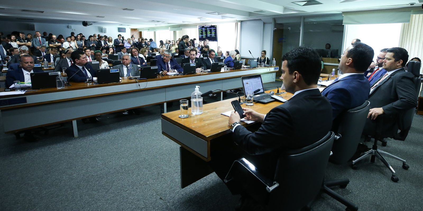 ccj-do-senado-aprova-aumento-de-cotas-raciais-para-concurso-publico