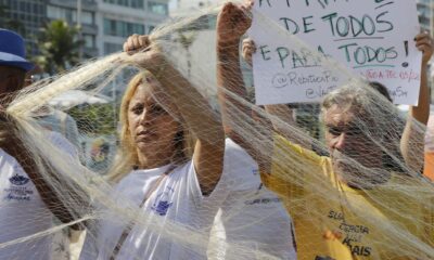 manifestantes-protestam-contra-pec-das-praias-na-orla-do-rio