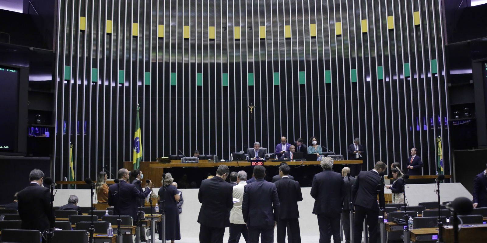 texto-que-permite-mesa-da-camara-suspender-deputado-sera-votado-hoje