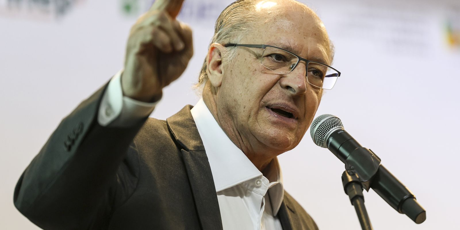 alckmin-diz-que-carga-tributaria-nao-aumentou-no-governo-lula