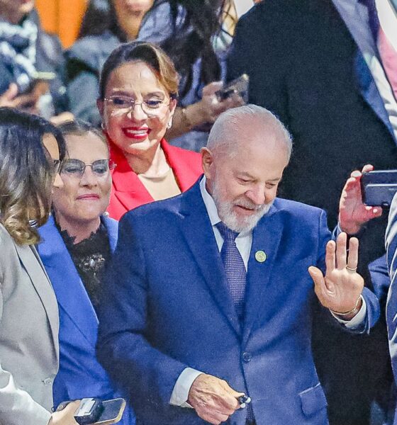 apos-troca-de-aeronave,-lula-retorna-ao-brasil