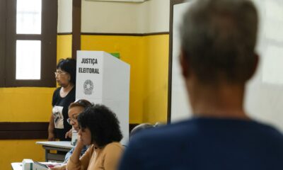 em-niteroi,-38-pessoas-sao-conduzidas-a-delegacia-por-crime-eleitoral