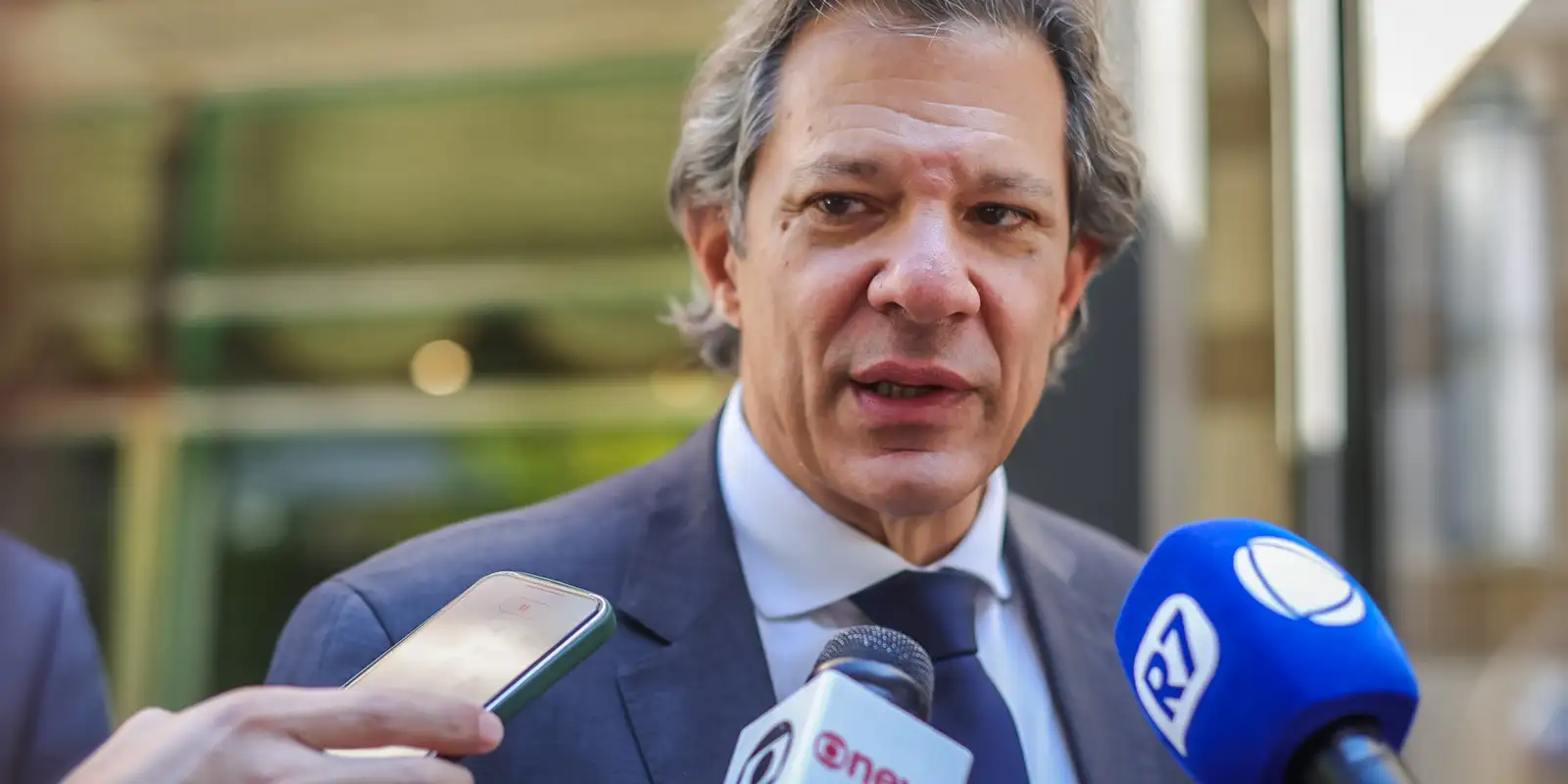 haddad-discute-pacote-de-corte-de-gastos-com-forcas-armadas