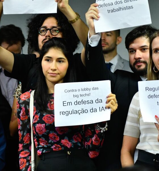 debate-sobre-desinformacao-adia-votacao-de-projeto-que-regula-ia