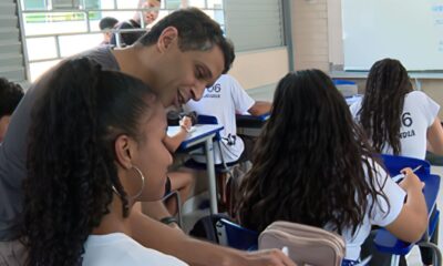 camara-aprova-projeto-que-restringe-uso-de-celular-em-escolas