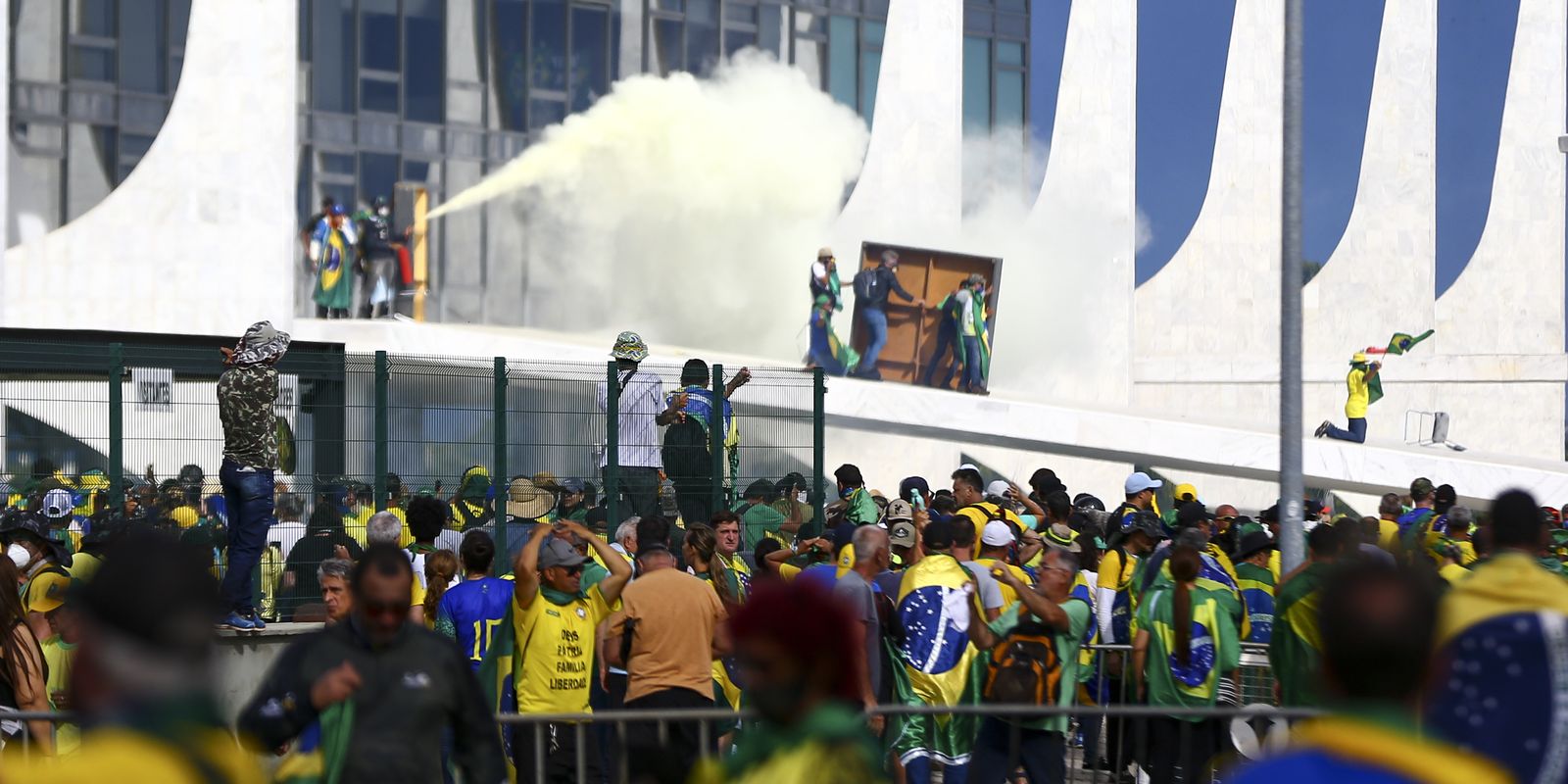 politicos-e-jornalistas-revivem-8-de-janeiro:-dia-entrou-para-historia