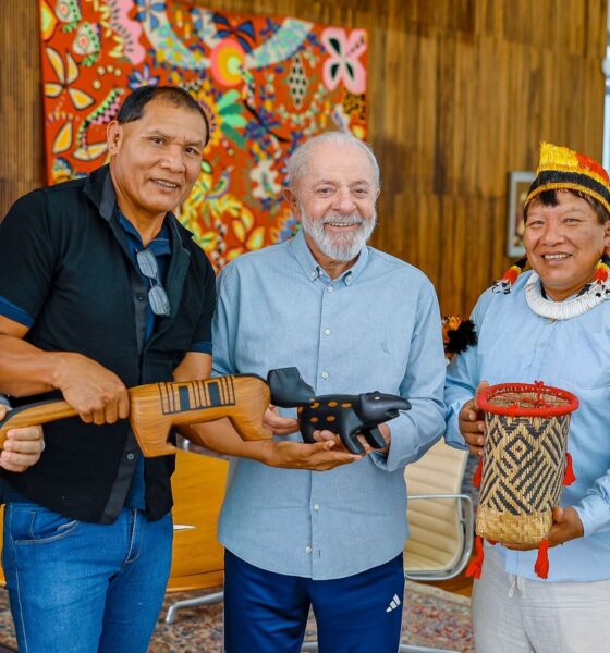 lula-recebe-indigenas-do-xingu-e-promete-visita-ao-territorio